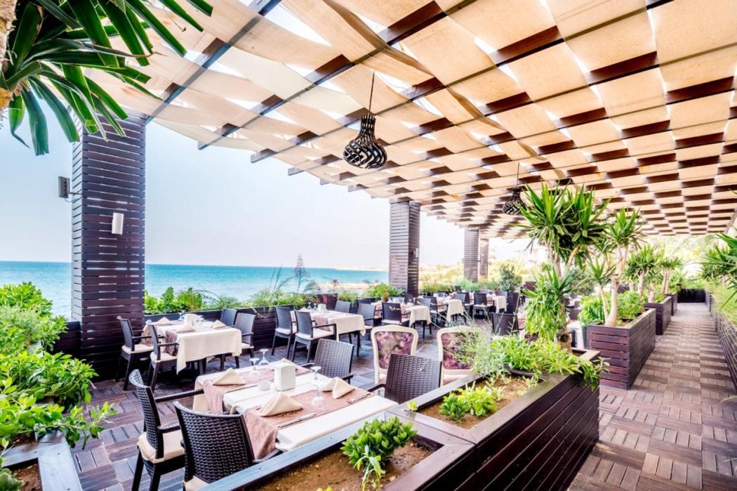 Vuni Palace Luxury Resort & Beach & Casino Kyrenia  Exterior photo
