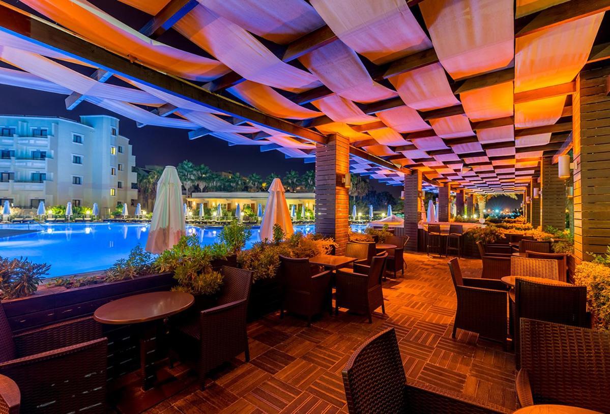 Vuni Palace Luxury Resort & Beach & Casino Kyrenia  Exterior photo