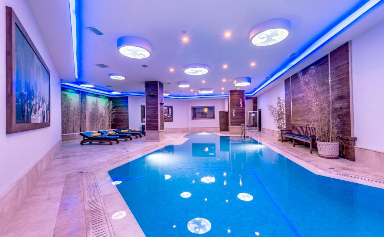 Vuni Palace Luxury Resort & Beach & Casino Kyrenia  Exterior photo