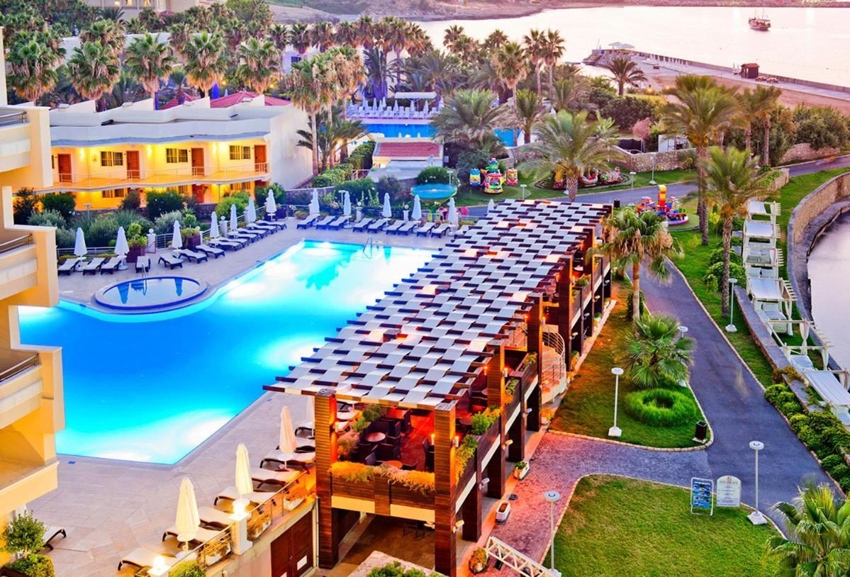 Vuni Palace Luxury Resort & Beach & Casino Kyrenia  Exterior photo